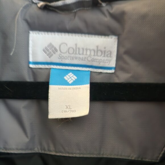 Stylish Columbia Nylon Waterproof Jacket – Youth XL - Picture 6 of 9